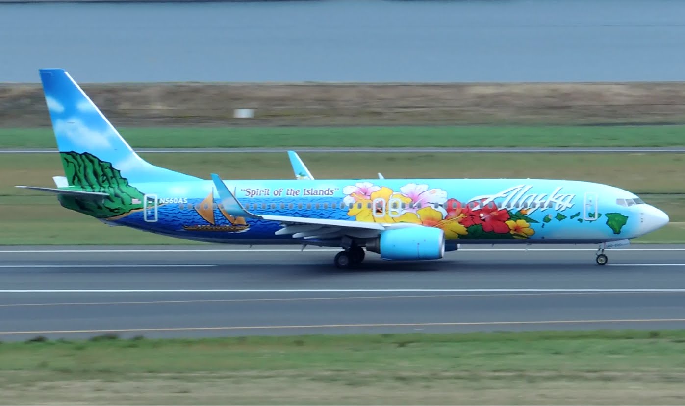 Alaska Airlines Boeing 737-800 Special Livery Spirit of the Islands [N560AS] takeoff from PDX
