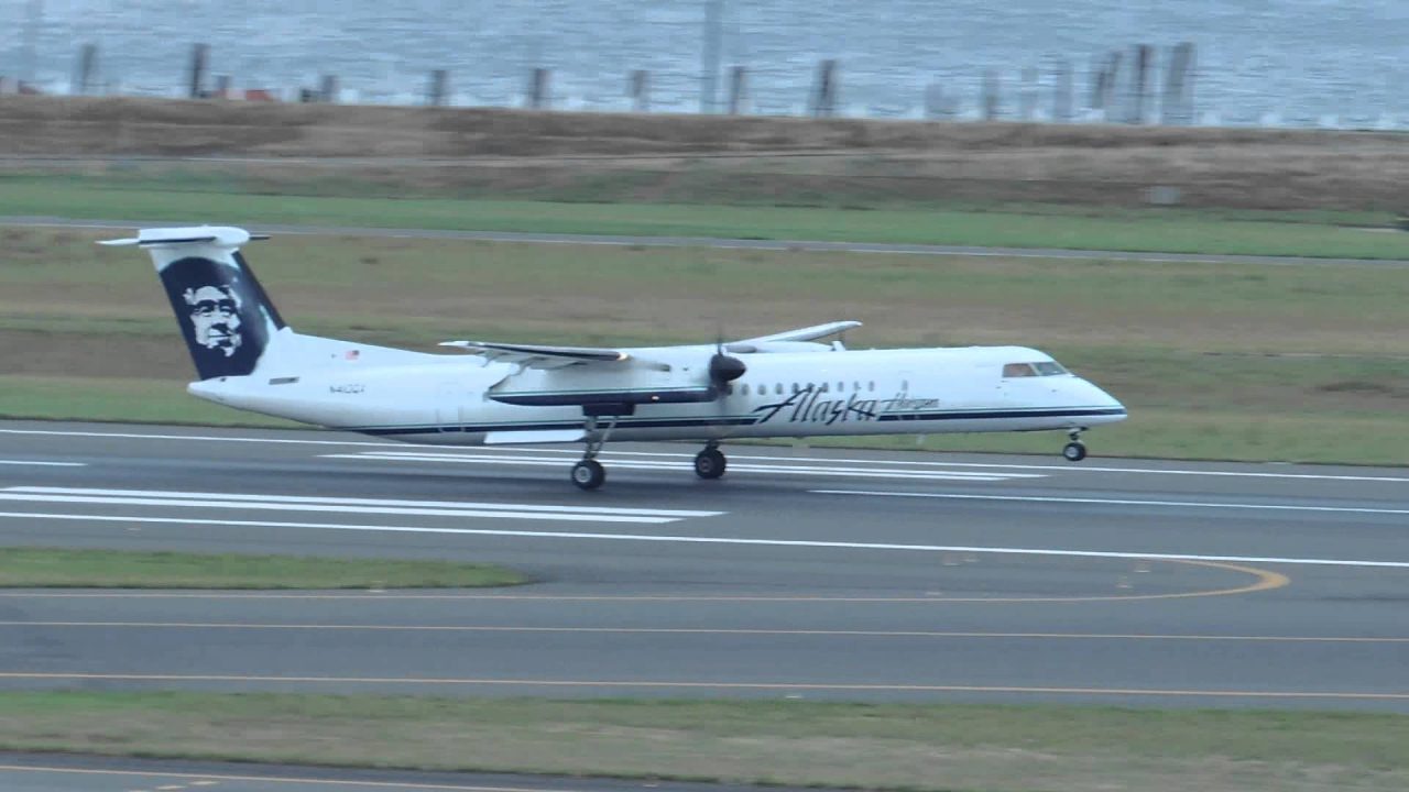 Alaska Airlines (Horizon Air) Bombardier DHC 8 Q400 [N410QX] takeoff from PDX