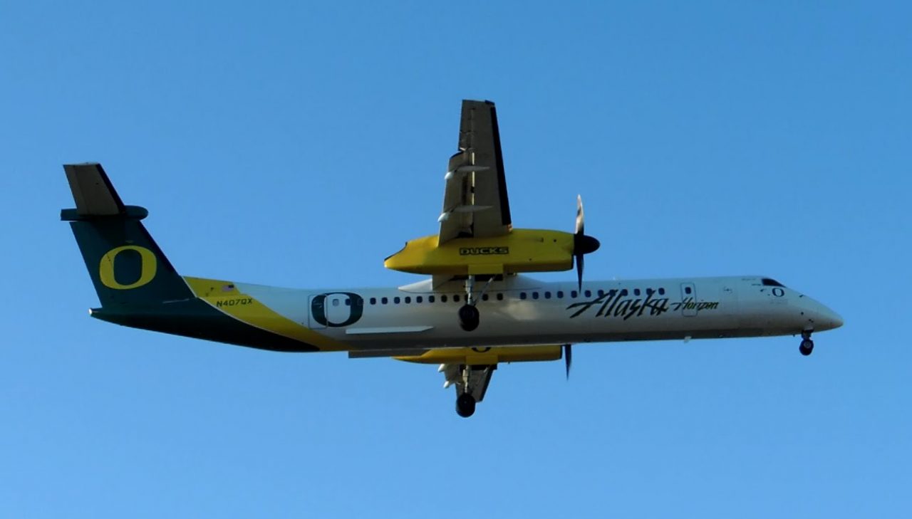 Alaska Airlines (Horizon Air) Bombardier DHC 8 Q400 University of Oregon Ducks [N407QX] landing in LAX