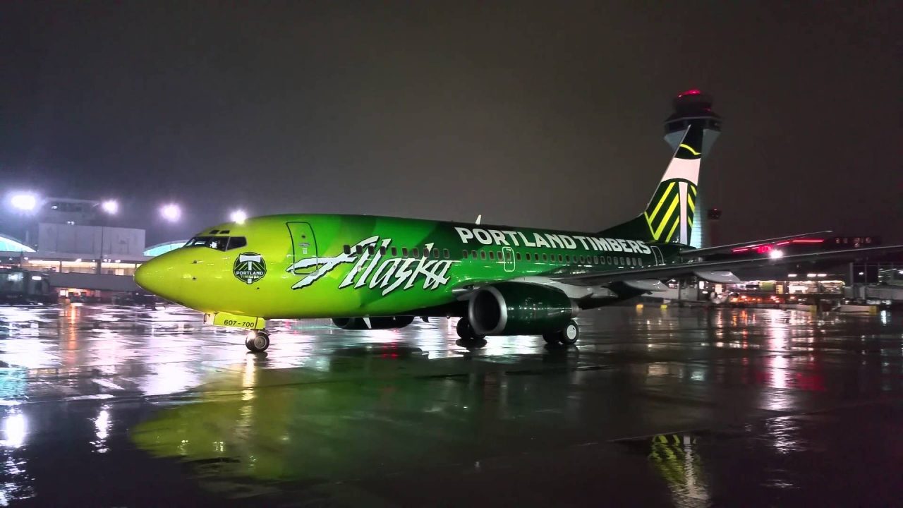 Alaska Airlines - MLS Portland Timbers Livery [N607AS] Boeing 737-790(WL) Taxi Out [02.02.16]