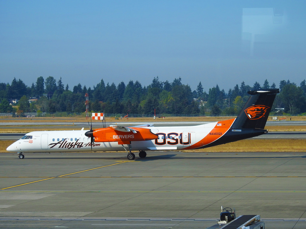Alaska Horizon Air – Bombardier Dash 8 Q400 N440QX - Oregon State University (OSU) Beavers @ Seattle Tacoma