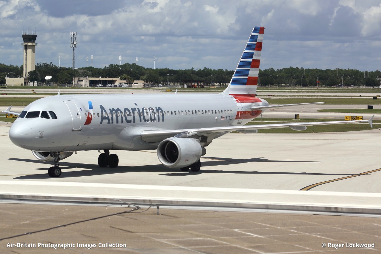 Airbus A320-214 · American Airlines (AA : AAL) · Fort Myers - Southwest Florida International (RSW : KRSW), USA - Florida @Roger Lockwood