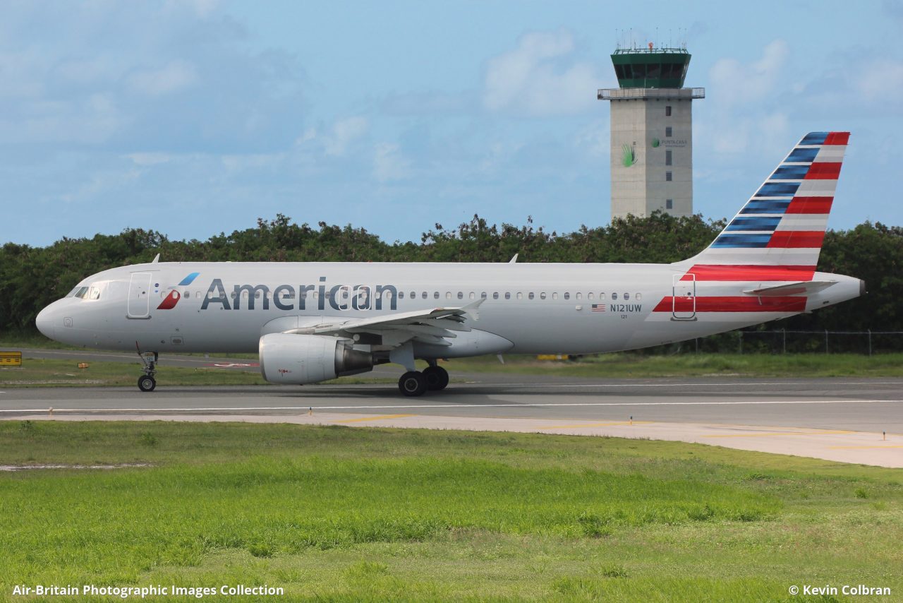 Airbus A320-214 · American Airlines (AA : AAL) · Punta Cana International (PUJ : MDPC), Dominican Republic @Kevin Colbran