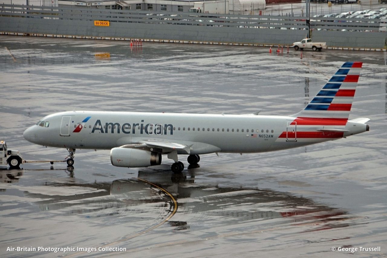 Airbus A320-232, N652AW : 0953, American Airlines (AA : AAL) @George Trussell