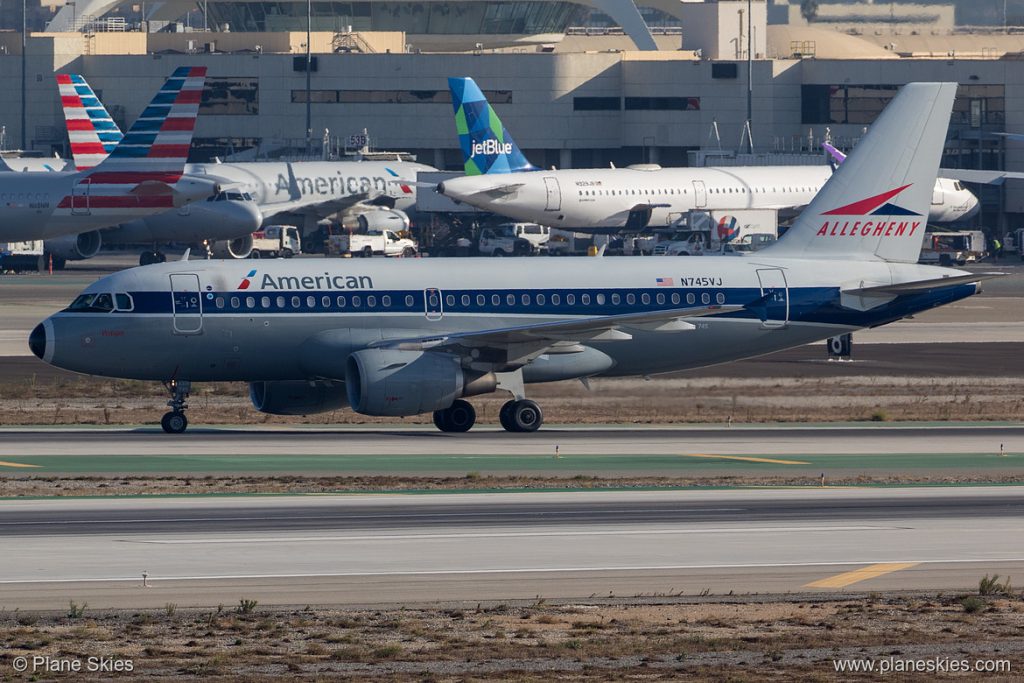 American Airlines Airbus A319-100 N745VJ at Los Angeles International Airport (KLAX:LAX)