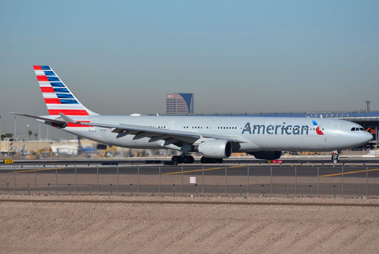 American Airlines Airbus A330-300 arriving into Phoenix Sky Harbor (KPHX) N278AY