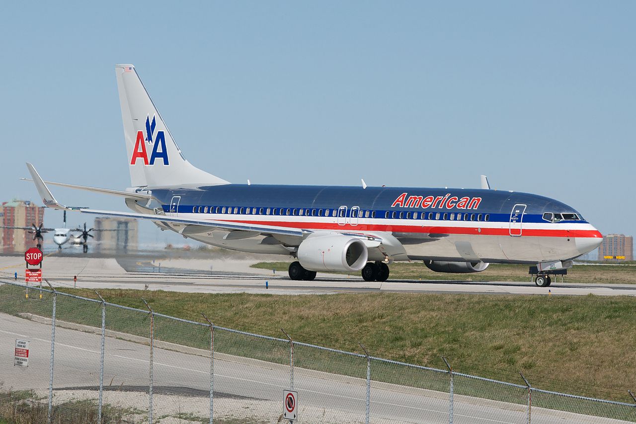 American Airlines Boeing 737-800 (W) Getting ready to depart runway 6L Toronto-Pearson