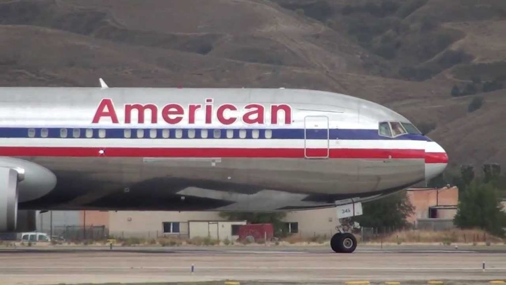 American Airlines Boeing 767-300(WL) N345AN Take Off Madrid Barajas MAD