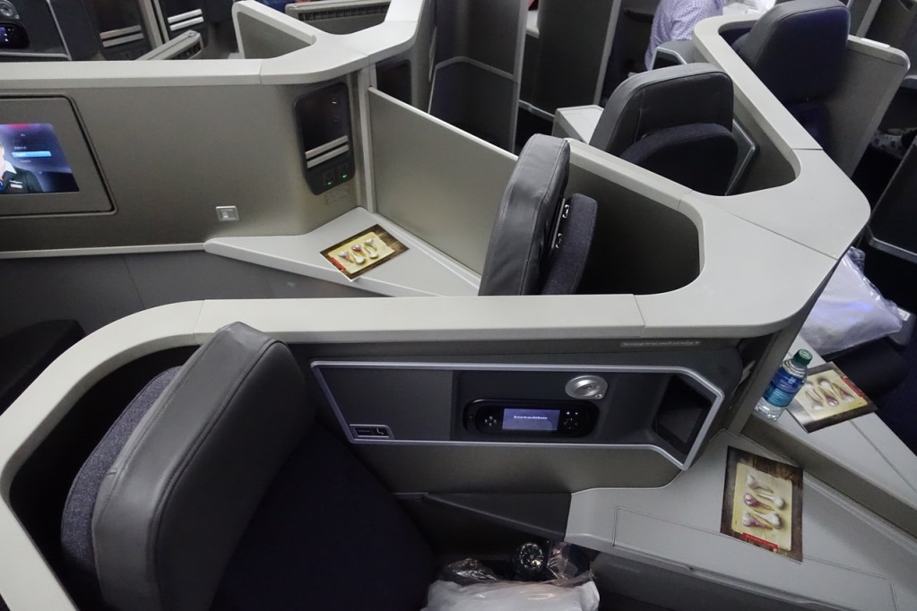 American Airlines Boeing 777-200ER Business Class Cabin Photos