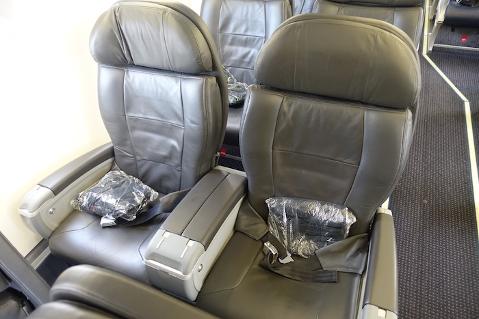 American Airlines Embraer E190 First Class Seats Photos