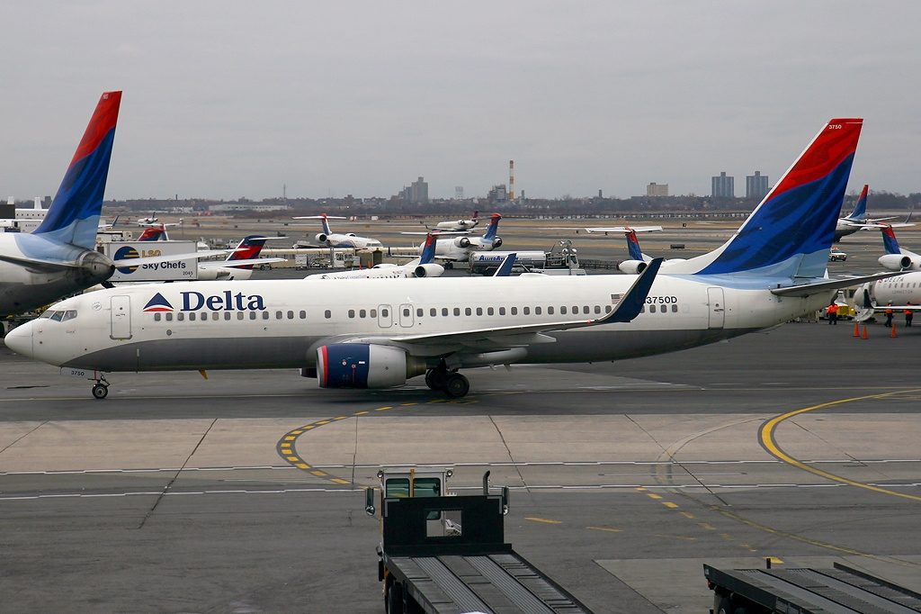 Boeing 737-832 N3750D Delta Air Lines at John F. Kennedy International (Idlewild) (JFK : KJFK), USA - New York
