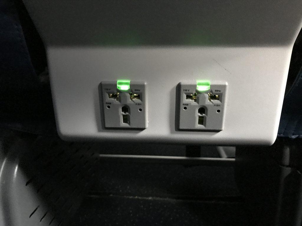 Delta Air Lines Airbus A319-100 First Class Cabin In-Flight Power Output