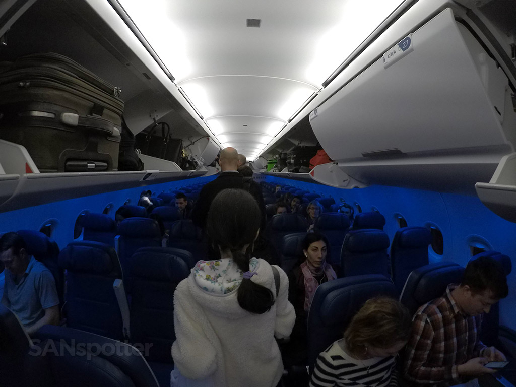 Delta Air Lines Airbus A321-200 Main Cabin Interior photos @SANspotter