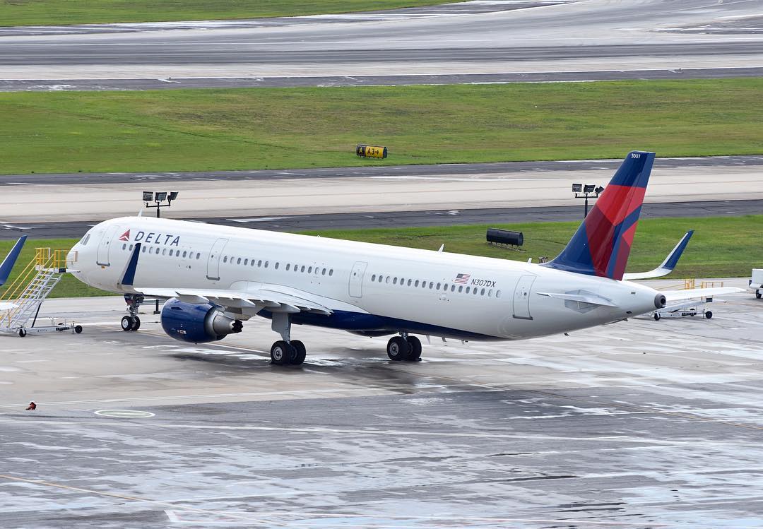 Delta Air Lines Airbus A321-200 (N307DX ) sitting on the handstandHartsfield–Jackson Atlanta International Airport