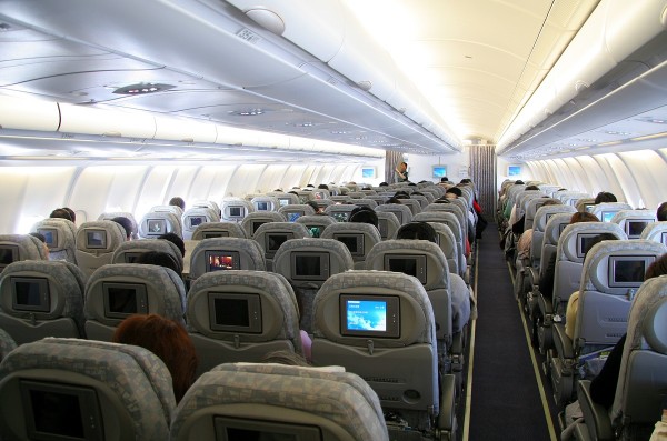 Delta Air Lines Airbus A330-200 Main cabin interior economy class seats configuration photos