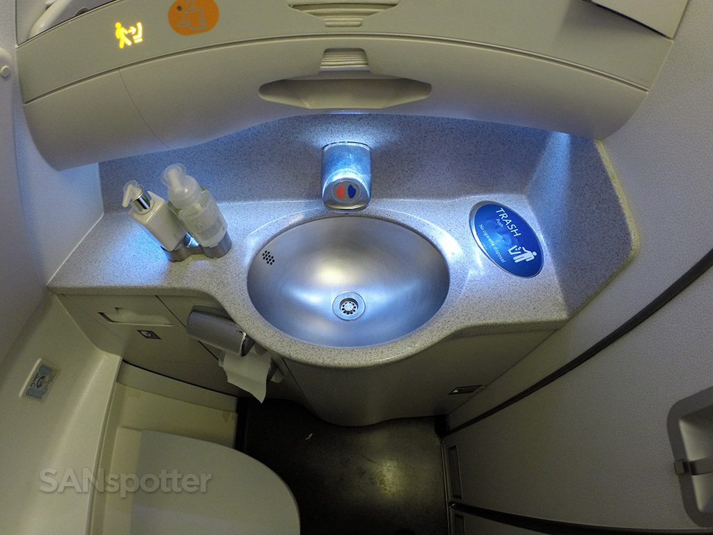 Delta Air Lines Airbus A330-300 Business Class Elite Delta one bathroom lavatory @SANspotter