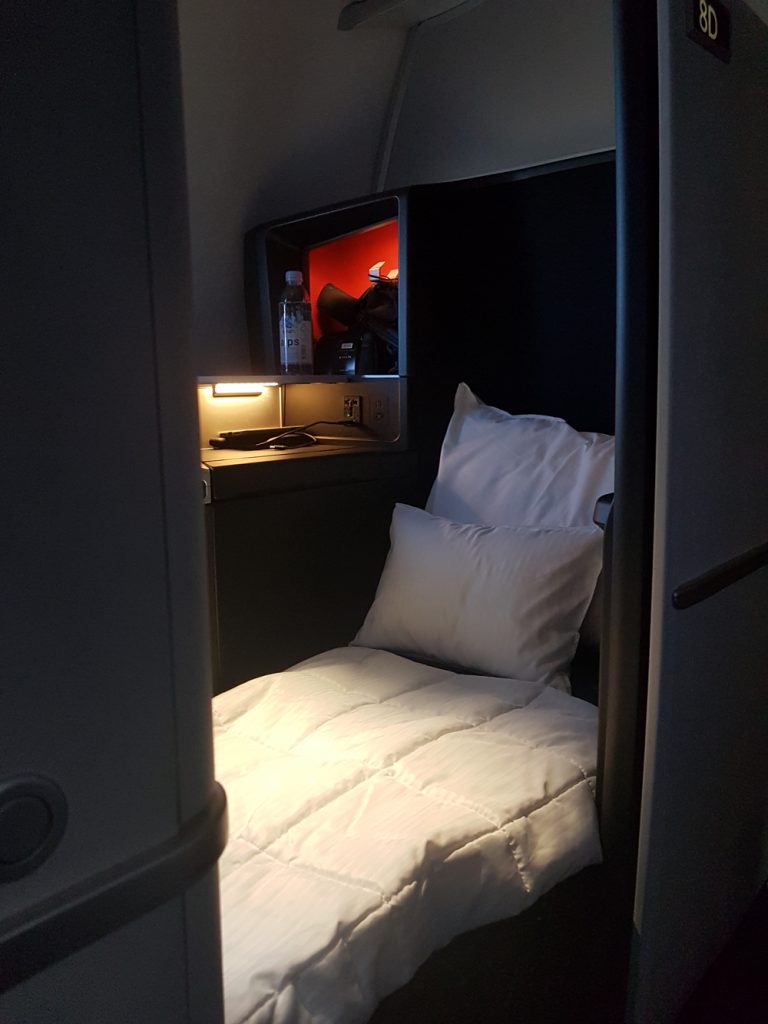 Delta Air Lines Airbus A350-900 Business Class (Delta One) Bedroom Flat Bed Seats Photos