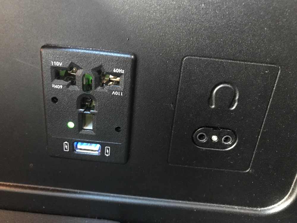 Delta Air Lines Airbus A350-900 Power and USB Charge photos