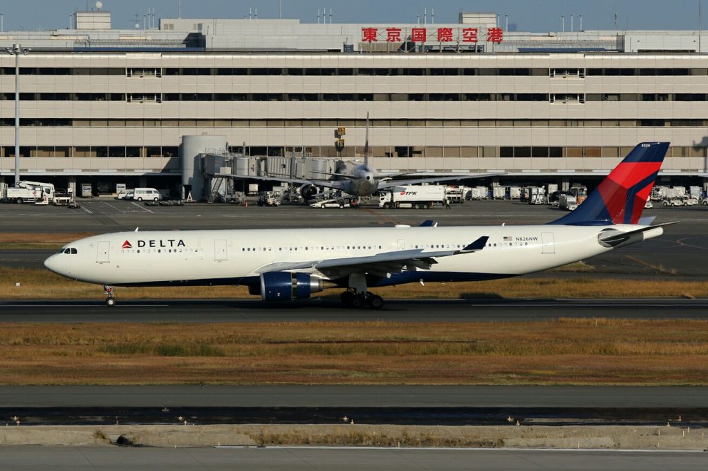 Delta Air Lines Airbus N826NW A330-300 Tokyo International Airport:Haneda Airport