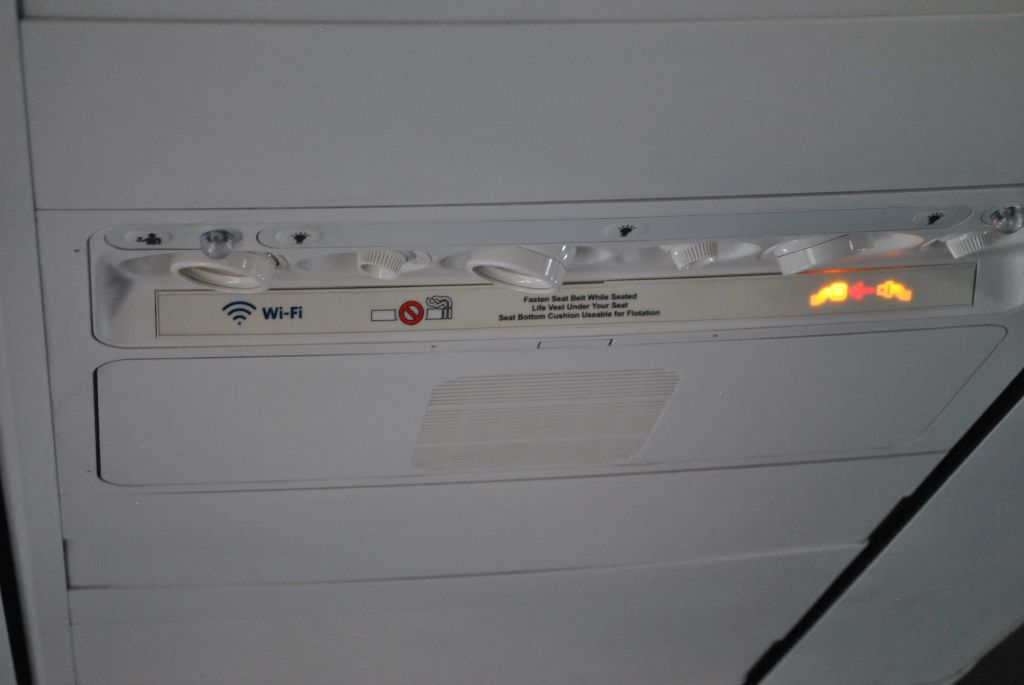 Delta Air Lines Boeing 737-700 First Class Cabin Head Panel Photos