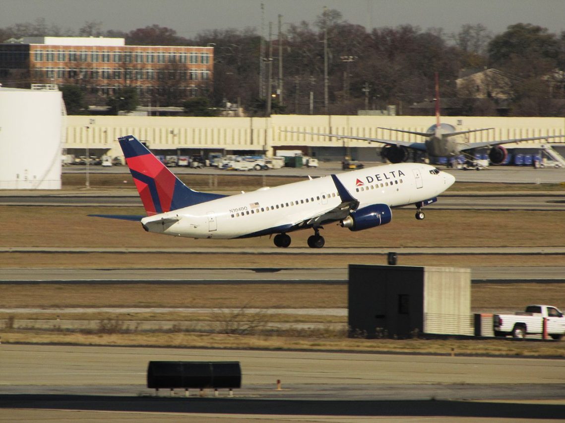 Delta Air Lines Boeing 737-700 N304DQ take off from Hartsfield-Jackson Atlanta International Airport