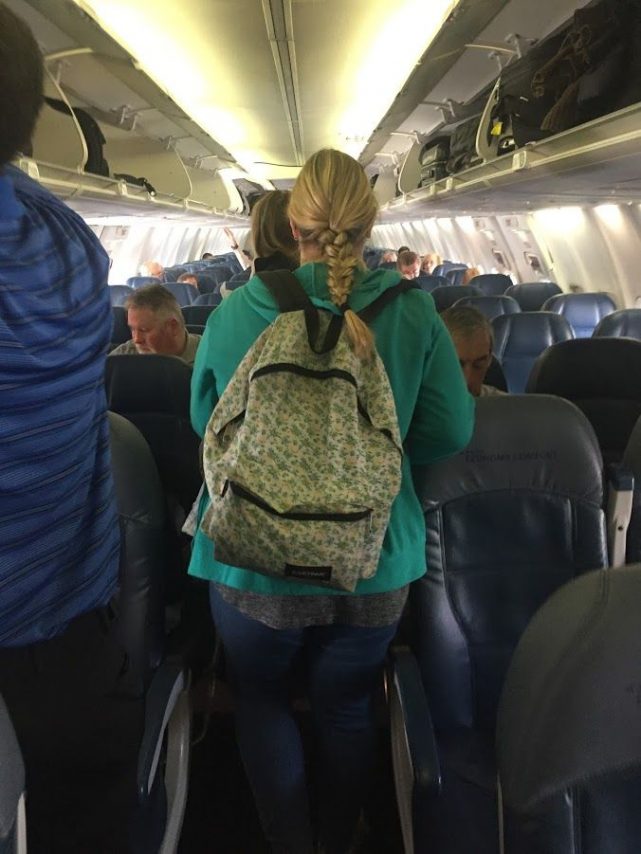 Delta Air Lines Boeing 737-800 Main Cabin Economy Class Passenger Boarding Photos