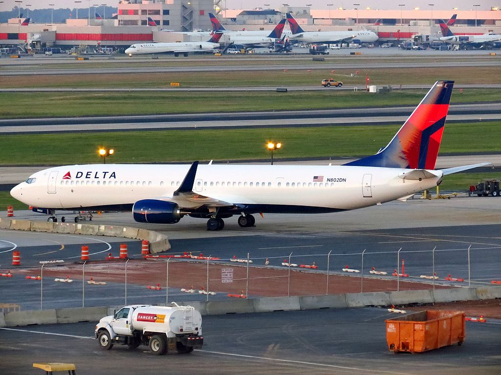 Delta Air Lines Boeing 737-900:ER N802DN Hartsfield-Jackson Atlanta International Airport