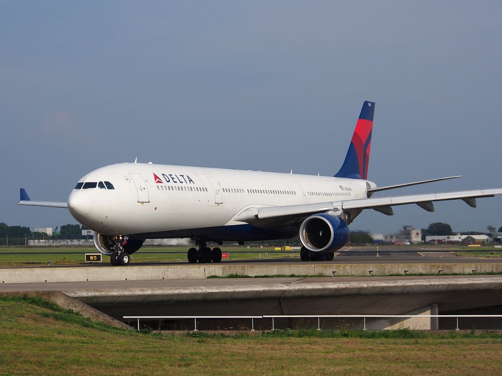 Delta Air Lines N816NW - Airbus A330-323E (A333) cn 827 taxiing at Schiphol, Amsterdam