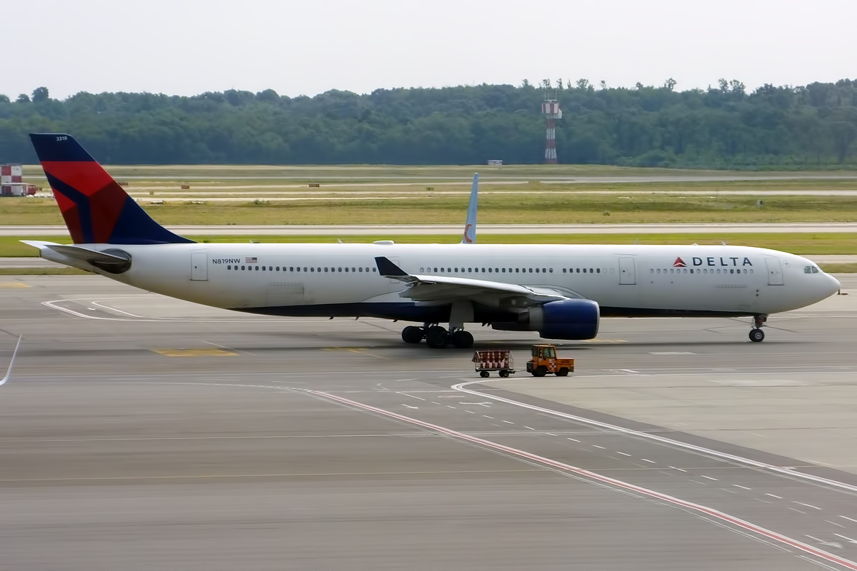 Delta Air Lines Fleet Airbus A330-300 Details and Pictures