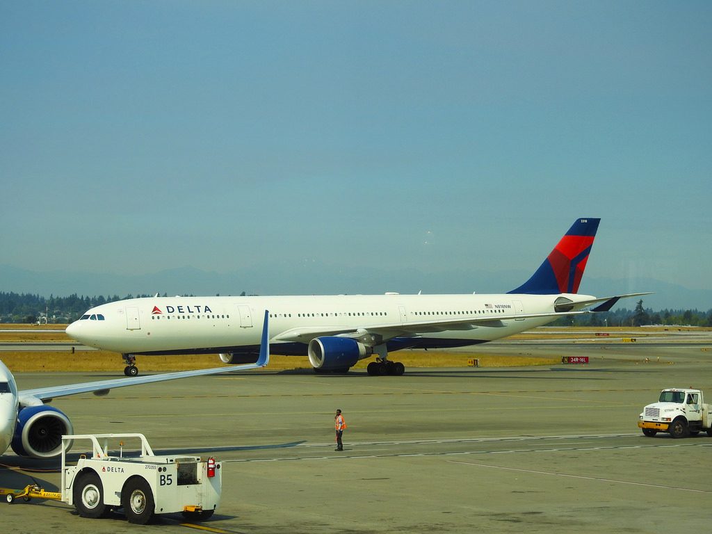 Delta Air Lines – Airbus A330-323 N818NW @ Seattle Tacoma