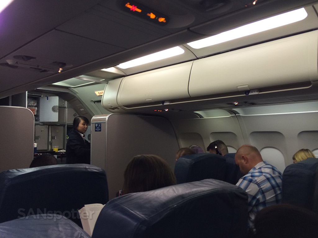 Delta Airlines A320-200 first class Cabin San Diego to Minneapolis @SANspotter
