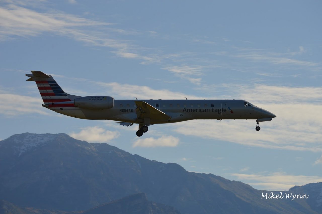 Envoy Air (American Eagle Airlines) Embraer ERJ-140 N856AE Photos @Mikel Wynn
