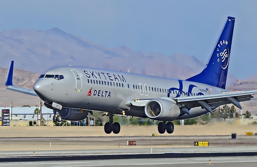 N381DN SkyTeam (Delta Air Lines) Boeing 737-832 Las Vegas - McCarran International (LAS : KLAS) USA - Nevada