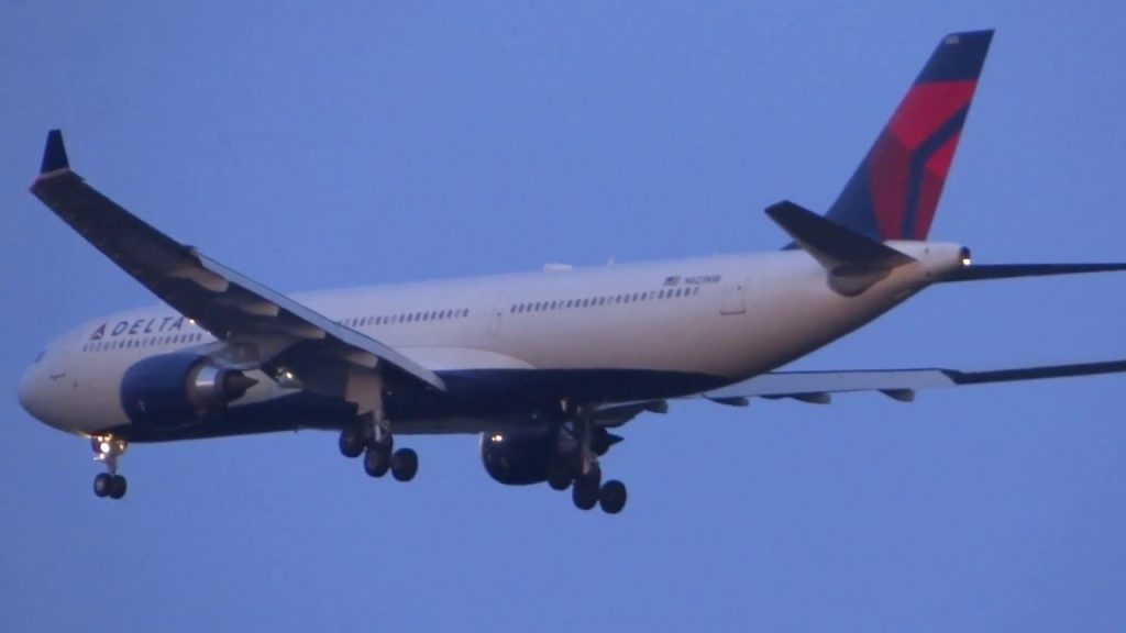 N823NW Delta Airlines Airbus A330-300 Landing approach Frankfurt Airport