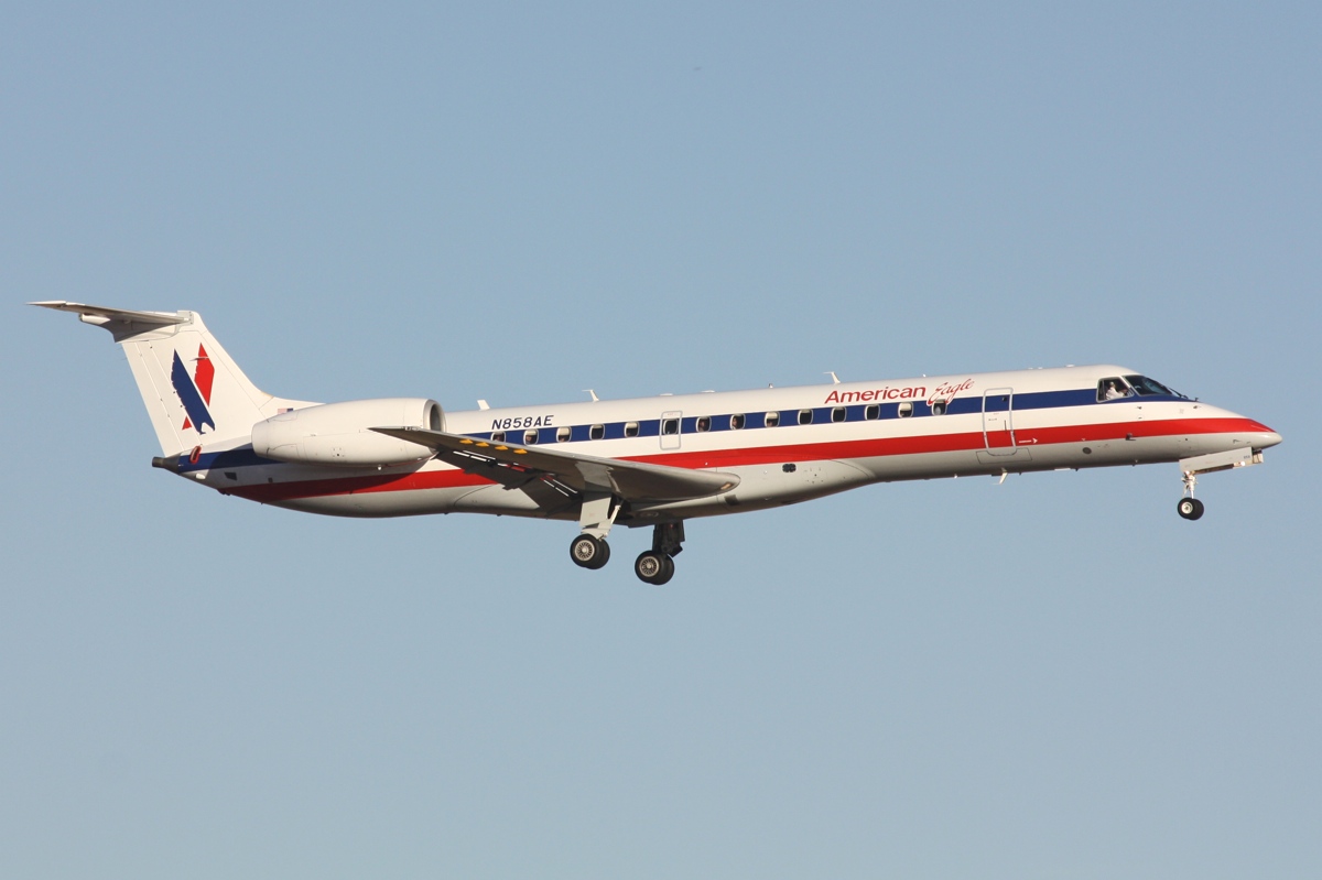 N858AE Embraer ERJ-140:LR American Eagle KDFW - Dallas:Fort Worth International Airport