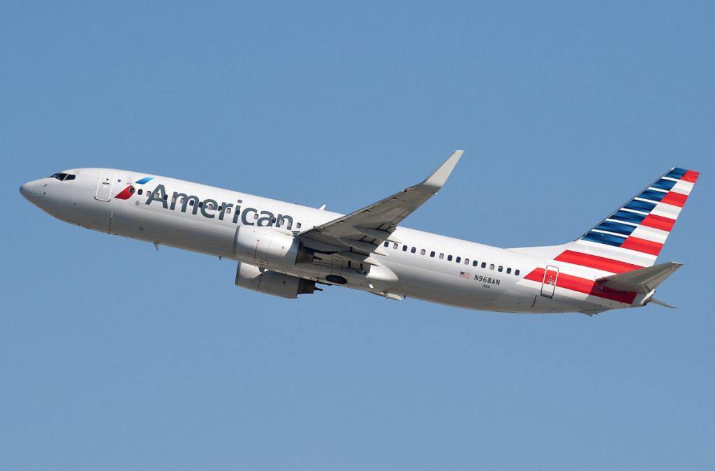 Twin Jets Boeing 737-823 American Airlines