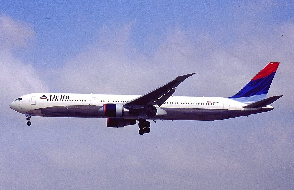Boeing 767-432-ER Delta Air Lines Fleet N839MH at Los Angeles - International (LAX : KLAX), USA - California