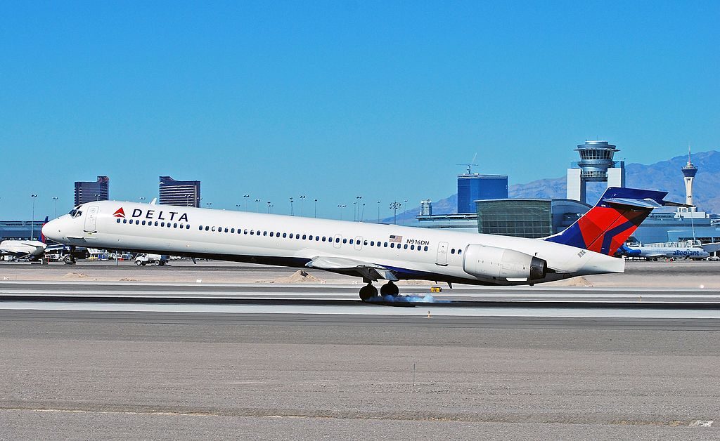 Delta Air Lines Aircraft Fleet McDonnell Douglas MD-90-30 N916DN at Las Vegas - McCarran International (LAS : KLAS) USA - Nevada