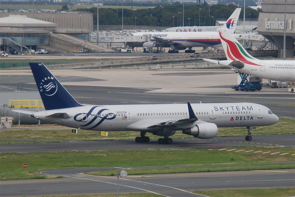 Delta Air Lines Boeing 757-231; N722TW on SKYTEAM Livery @CDG Paris Charles de Gaulle Airport