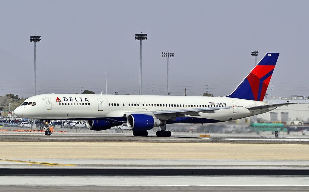 Delta Air Lines Boeing 757-232 N670DN Las Vegas - McCarran International (LAS : KLAS) USA - Nevada