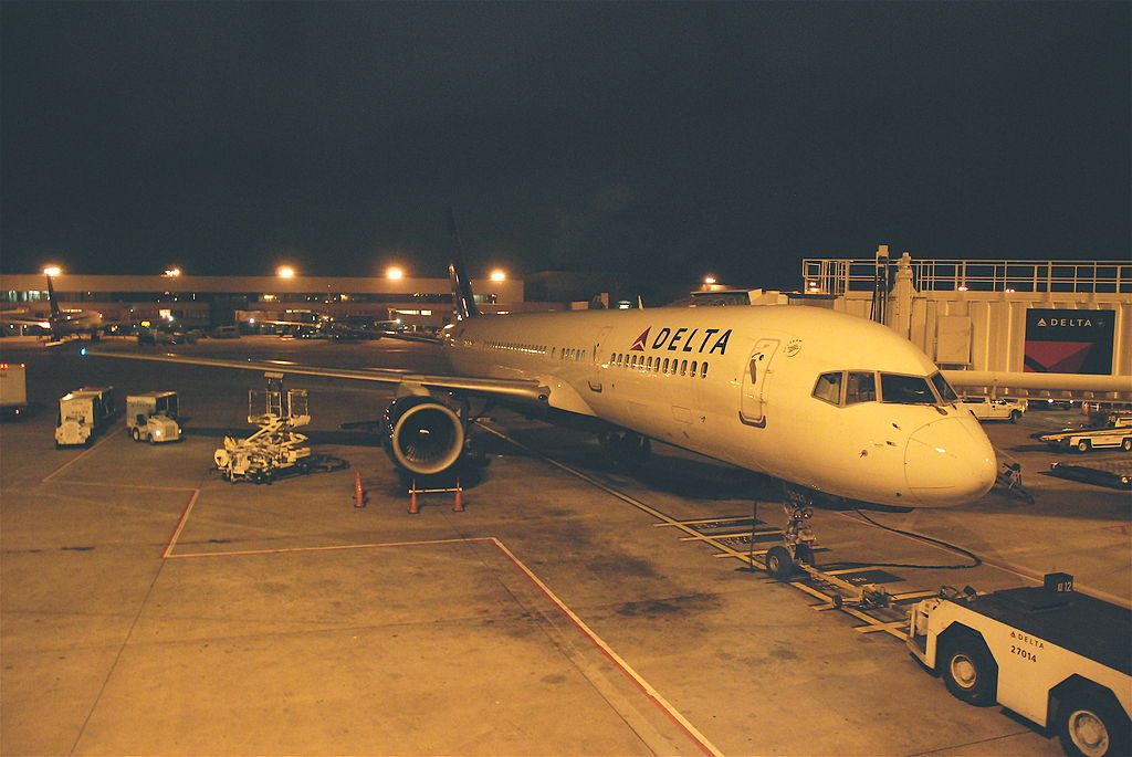 Delta Air Lines Boeing 757-251; N521US @ATL Atlanta International Airport