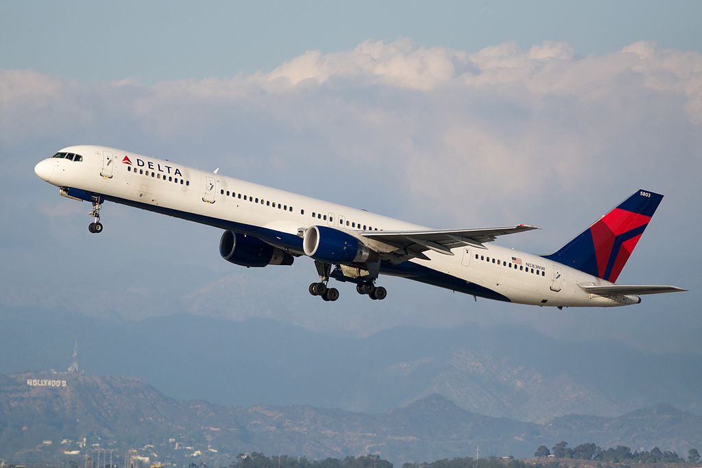Delta Air Lines Boeing 757-300 N583NW Departing LAX Photos