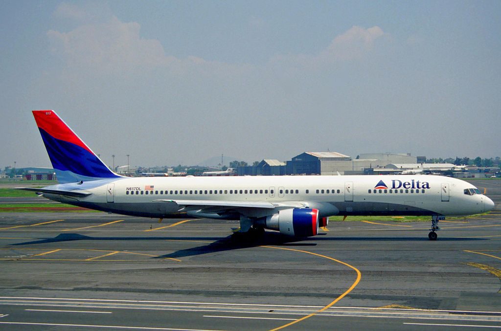 Delta Air Lines Fleet Boeing 757-232, N617DL @MEX Mexico City International Airport