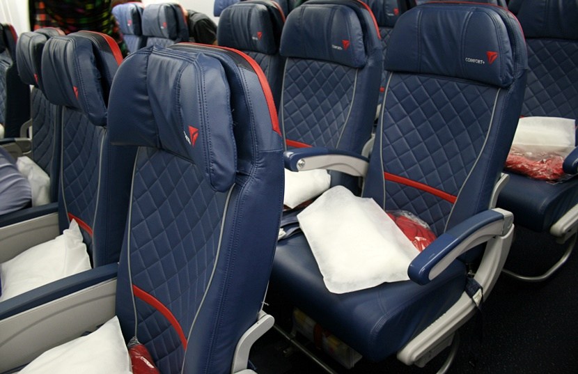 Delta Air Lines Fleet Boeing 767-300ER Comfort+ (premium economy) Seats Layout Photos