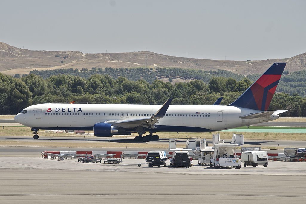 Delta Air Lines Fleet Boeing 767-300ER N172DN @MAD Adolfo Suárez Madrid–Barajas Airport Spain