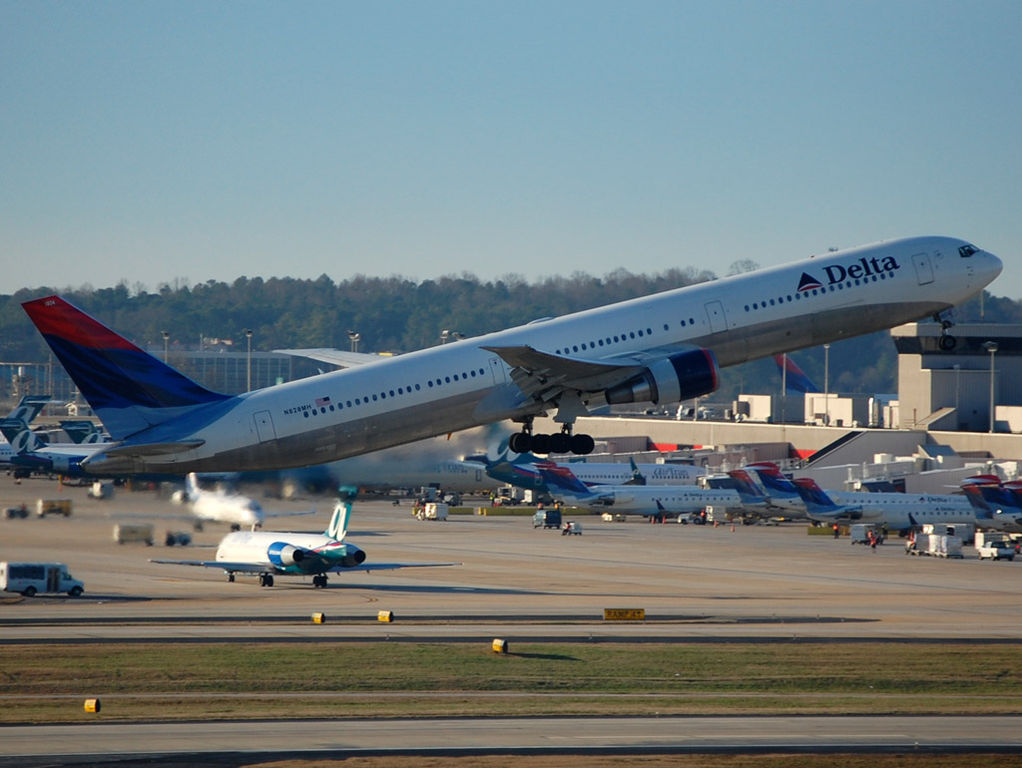 Delta Air Lines Fleet N828MH Boeing 767-432:ER at Hartsfield–Jackson Atlanta International Airport
