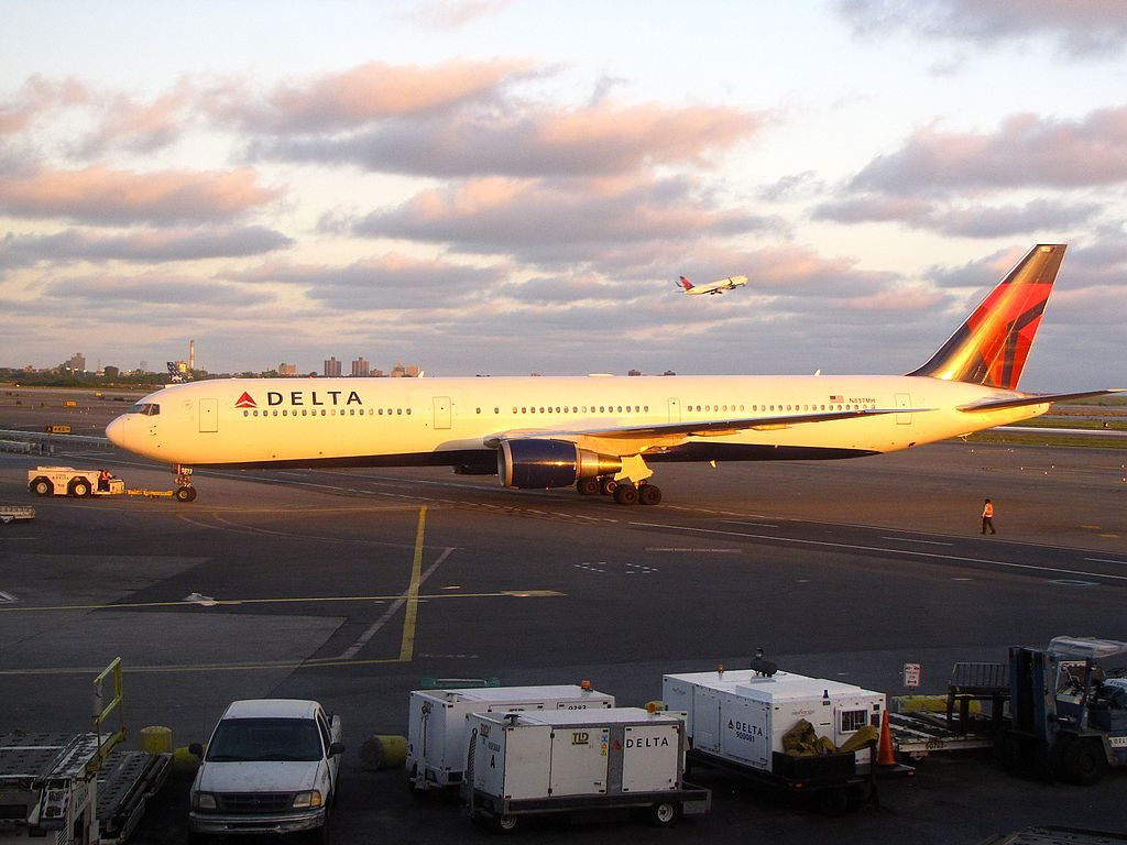Delta Air Lines Fleet N837MH Boeing 767-432ER cn:serial number- 29710:820 at John F. Kennedy International Airport