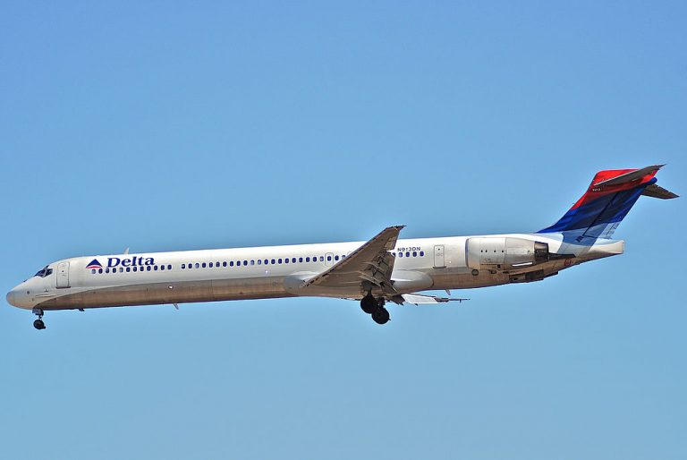 Delta Air Lines Fleet McDonnell Douglas MD-90-30 (M90) Details and Pictures