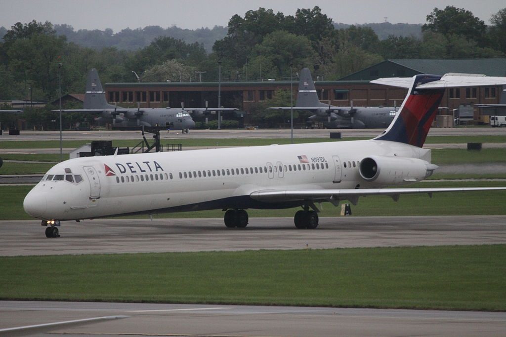 Delta Air Lines Fleet N991DL McDonnell Douglas MD-88 at Louisville International Airport, KY