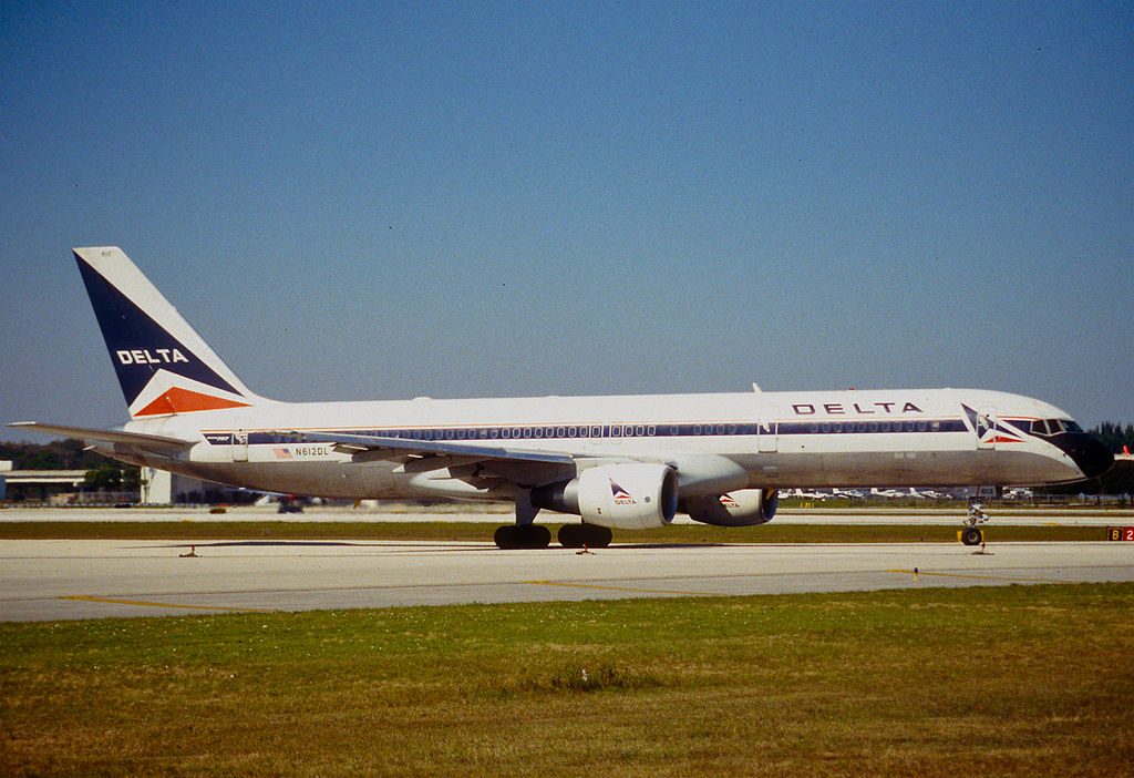 Delta Air Lines Old Livery Boeing 757-232; N612DL @FLL Fort Lauderdale–Hollywood International Airport